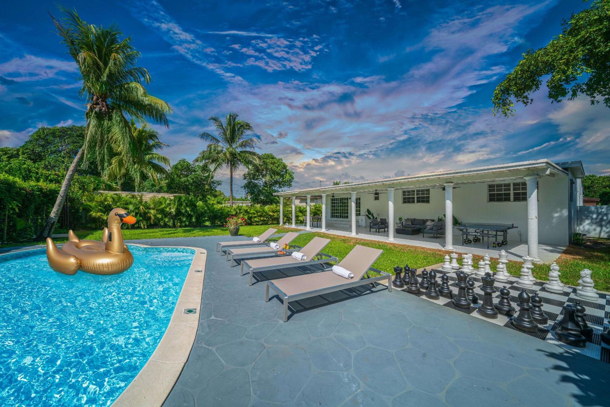Vila New Tropical Oasis Retreat In Miami Exteriér fotografie